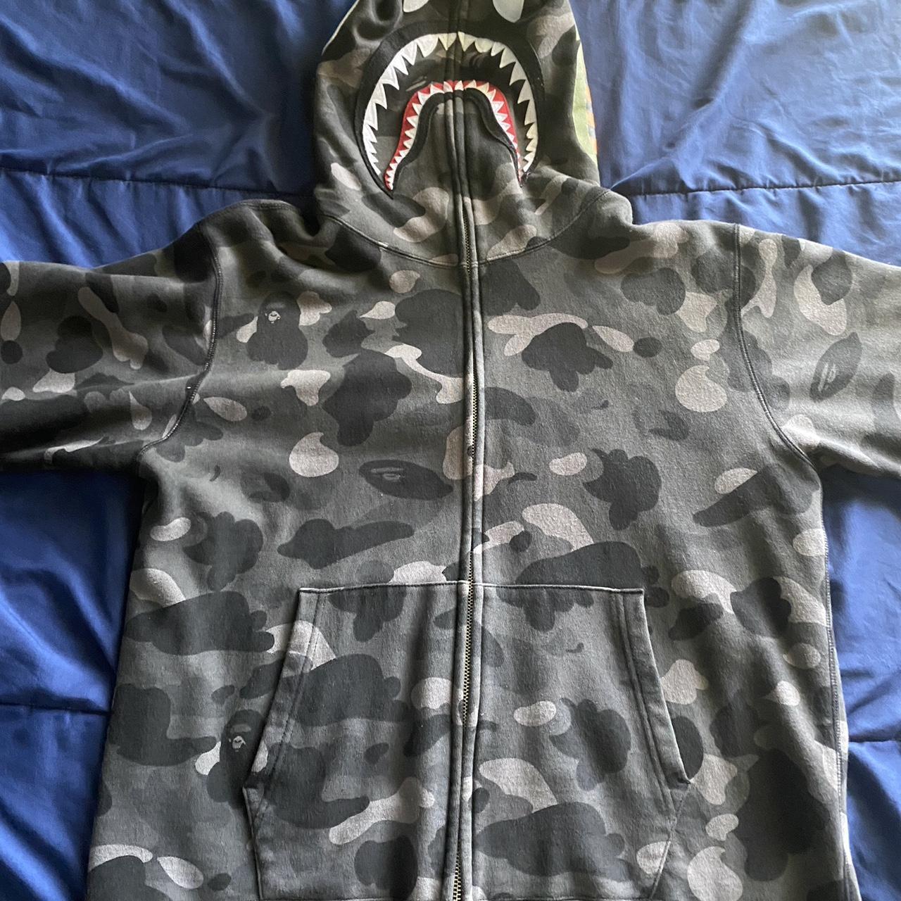 Bape hoodie 2024 second hand