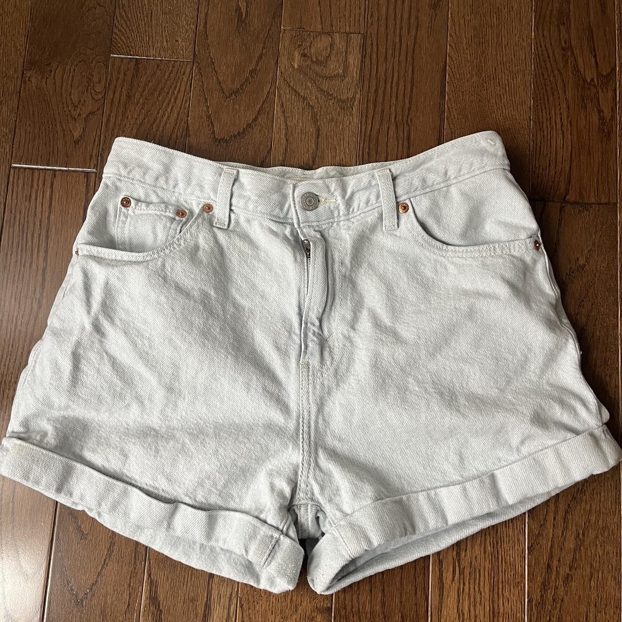 Levi’s Lightwash Denim Shorts | Size 29, or size 6 |... - Depop