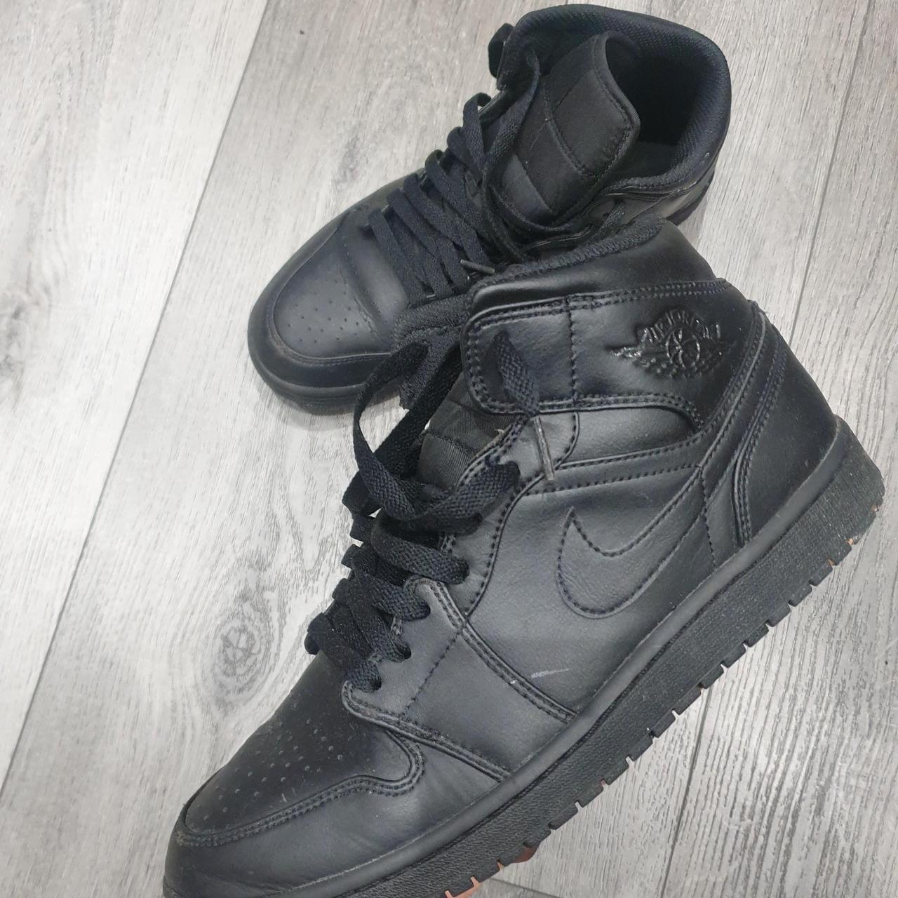 triple black jordan 1s