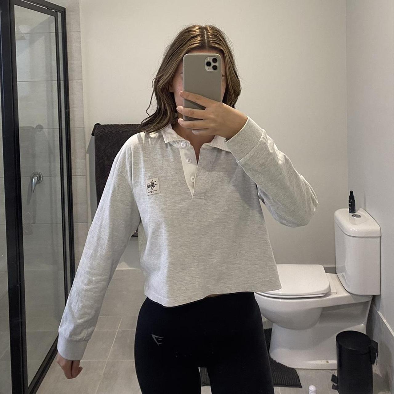 Stussy cropped grey jumper Such a cute jumper for... - Depop