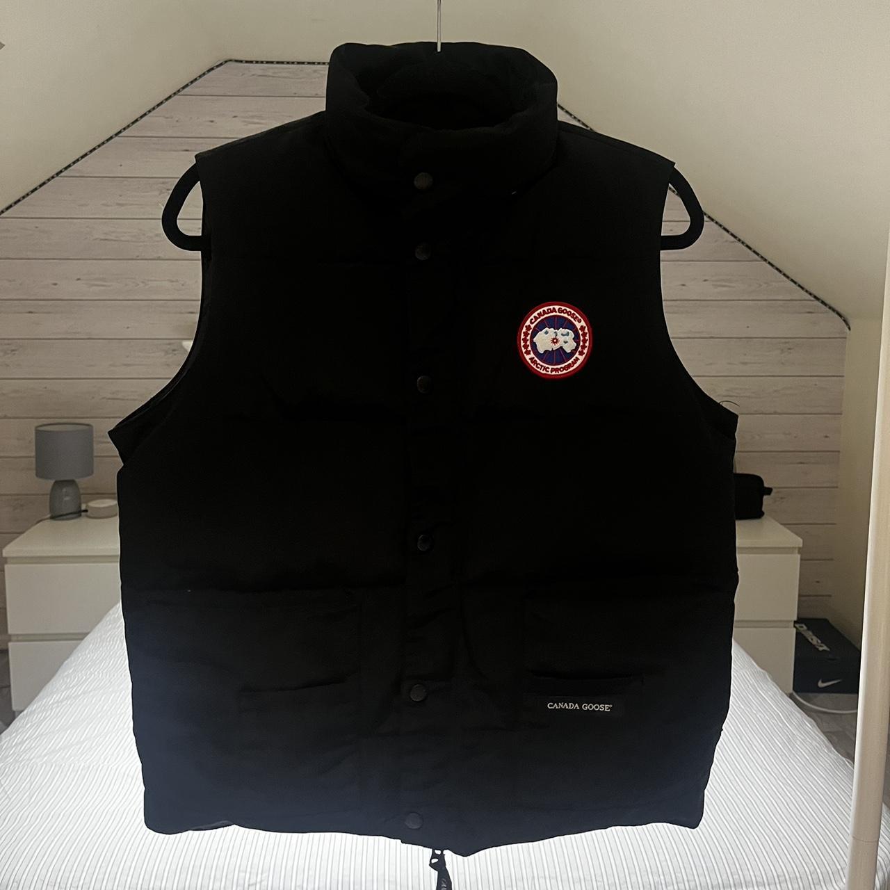 Canada goose Gilet - Depop