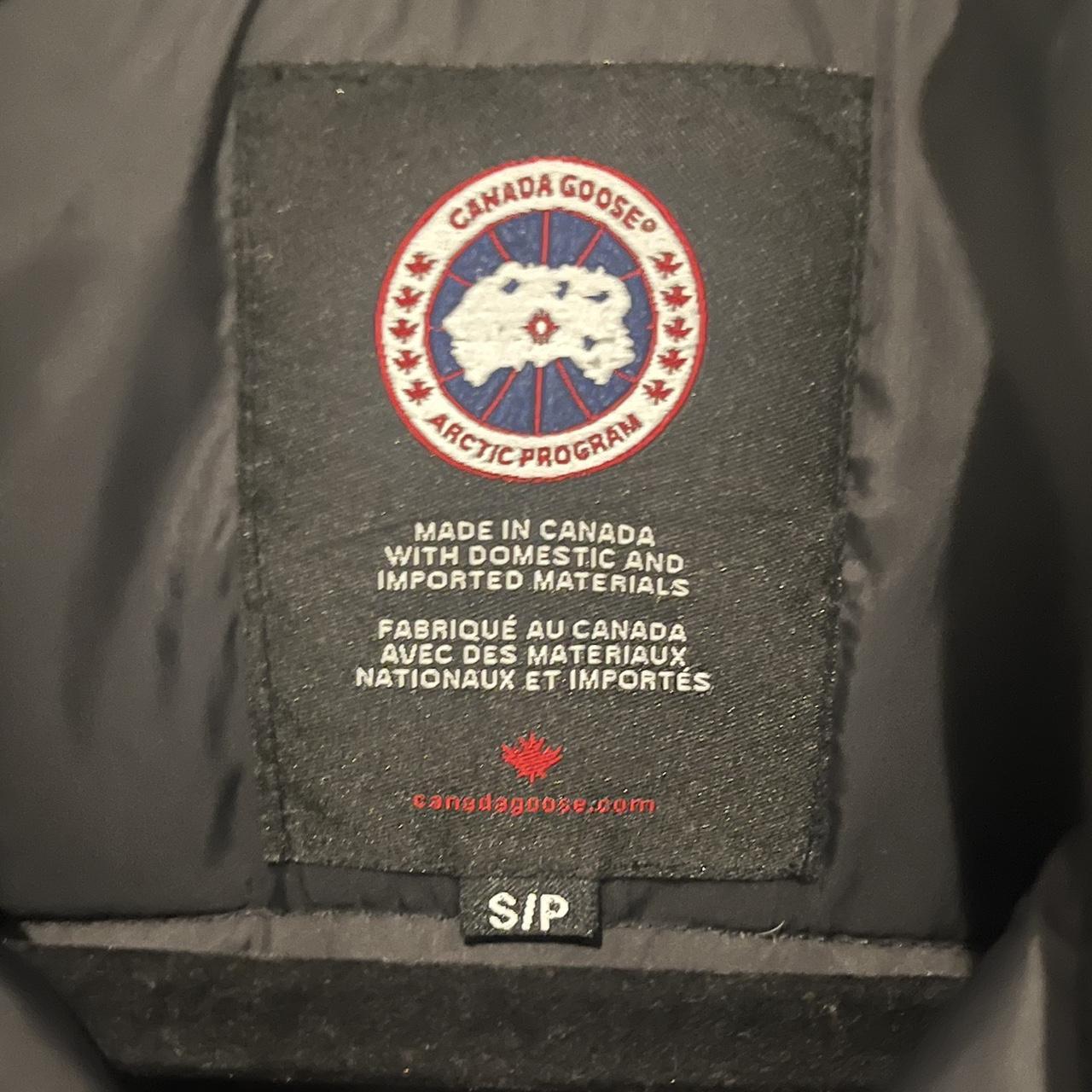 Canada goose Gilet - Depop