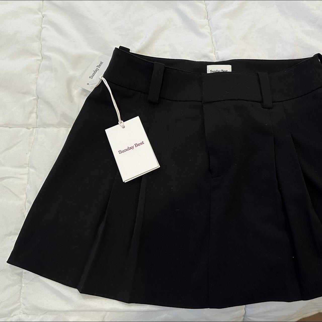 aritzia black skirt with tags size 2 - Depop