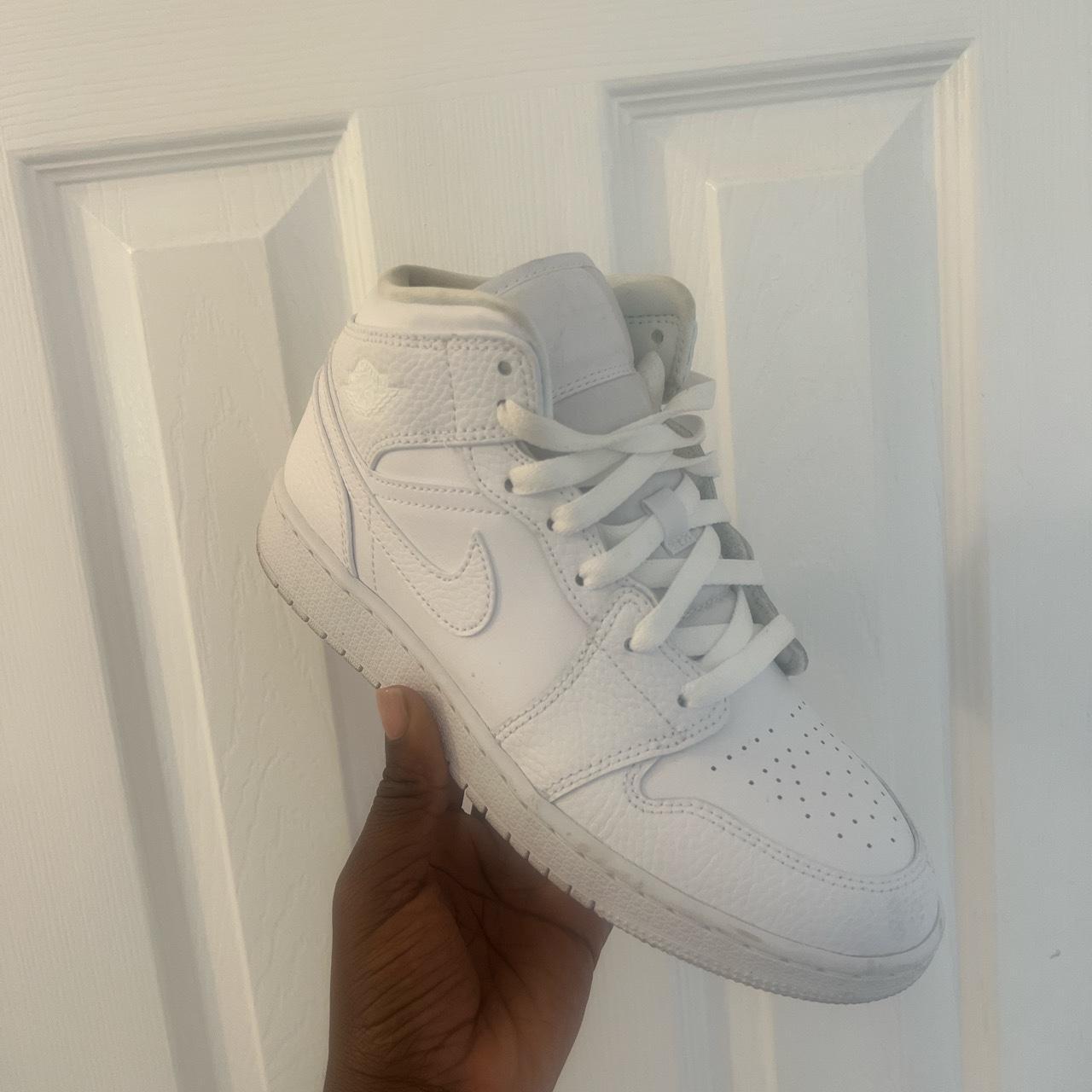 womens white jordan 1 mid