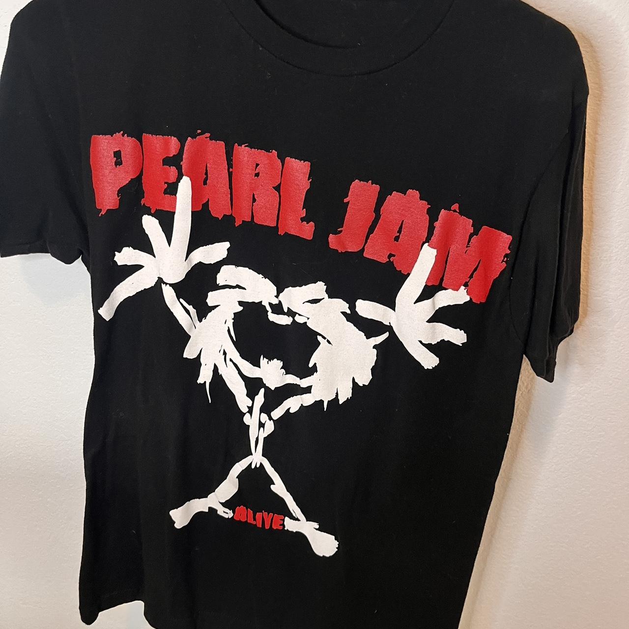 Vintage Pearl Jam Black T Size M - Depop