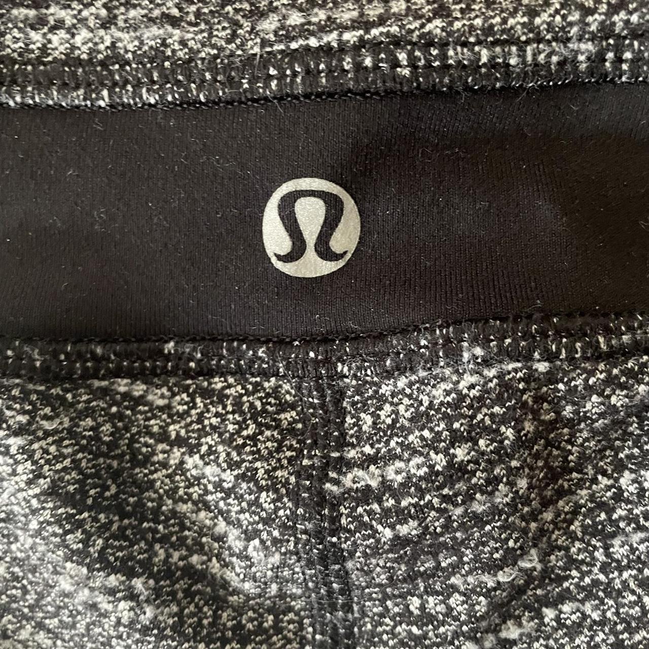 Lululemon skinny groove pant. Size 2. Great - Depop