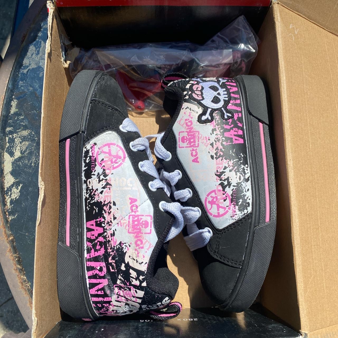 Heelys Pink and Black Trainers | Depop