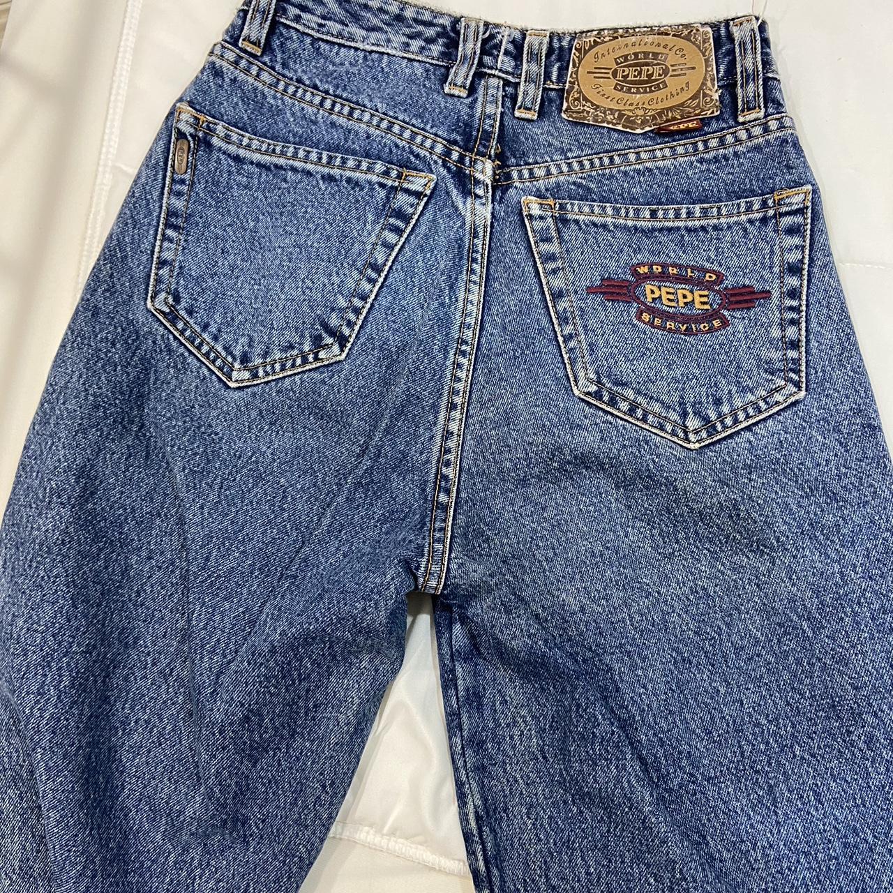 Pepe Jeans seamless buttoned back pockets, tailored - Depop