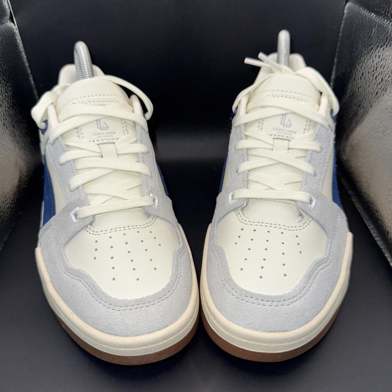 item listed by sneakerzrus25