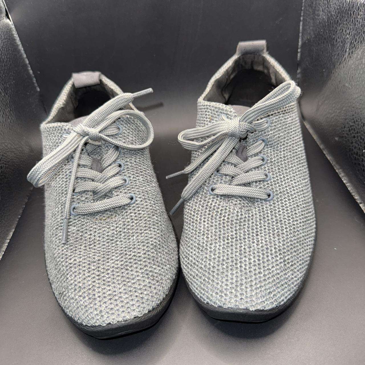 item listed by sneakerzrus25
