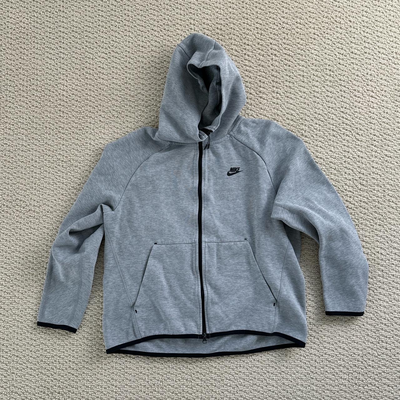 nike tech jacket in a men’s large Depop