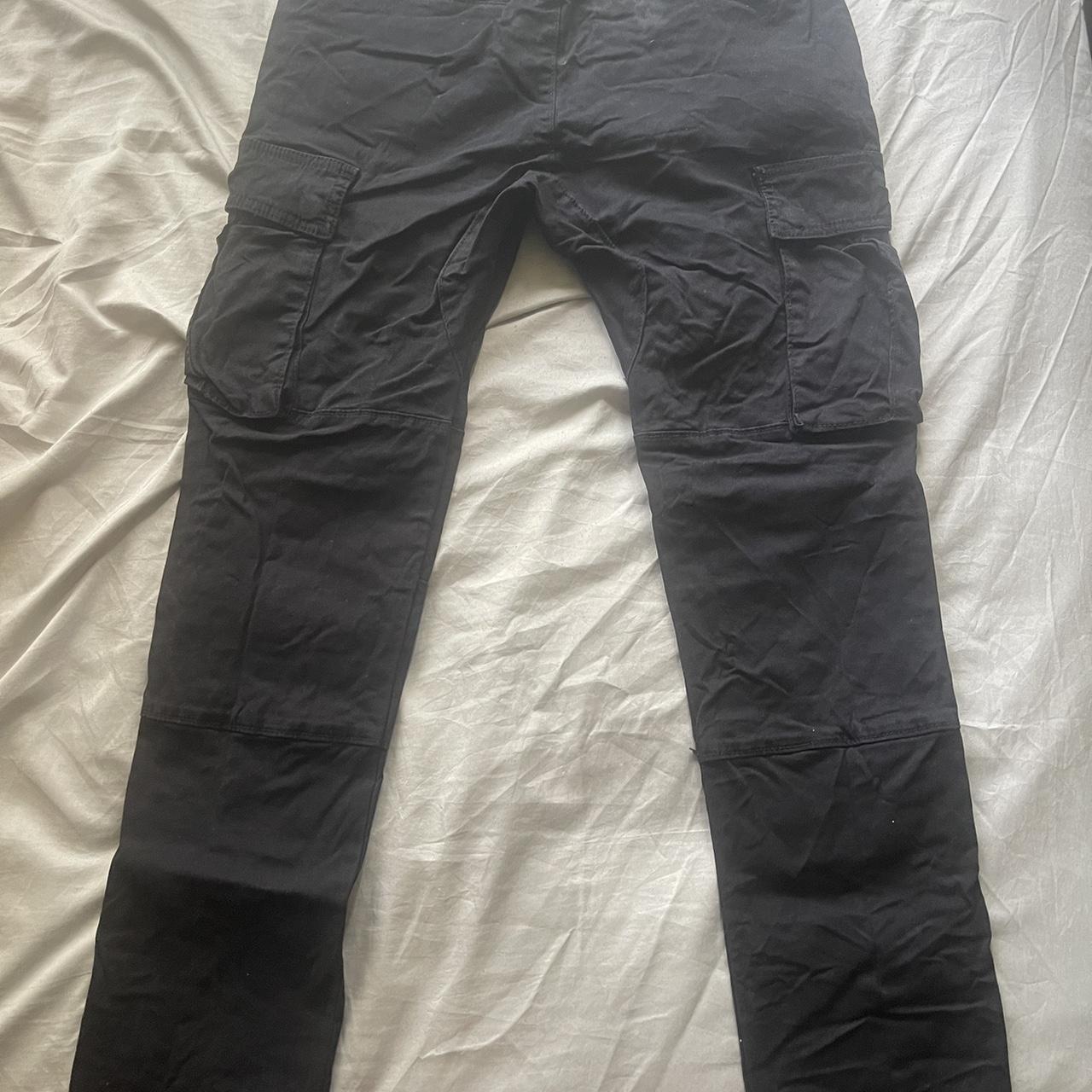 Super cute black cargo pacsun jeans size 25 no flaws - Depop