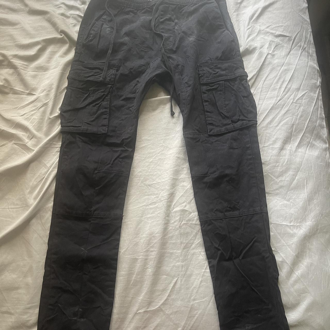 Super cute black cargo pacsun jeans size 25 no flaws - Depop