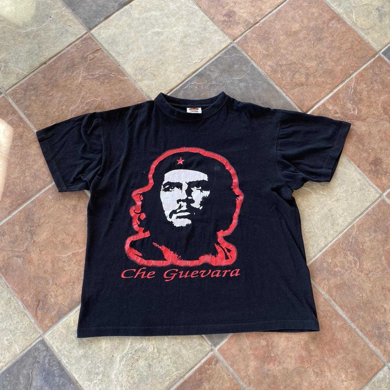 Vintage red Che Guevara tee, fits like a medium but - Depop