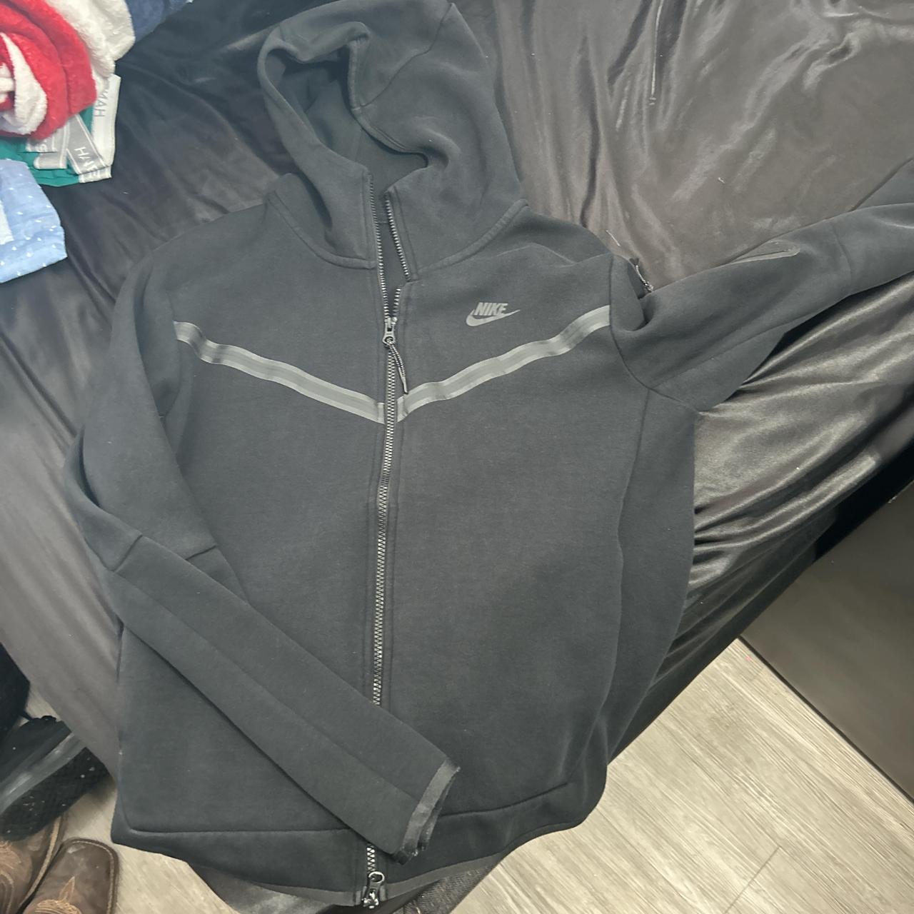 mens black nike tech