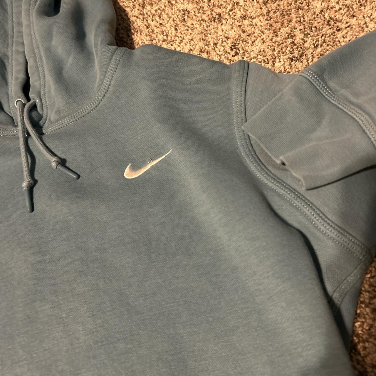 light blue nike sweatshirt mens