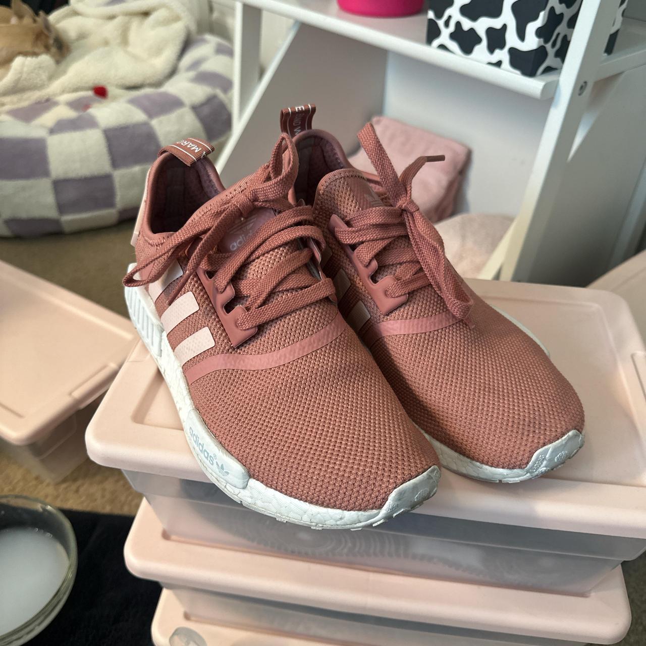 item listed by elsagoes