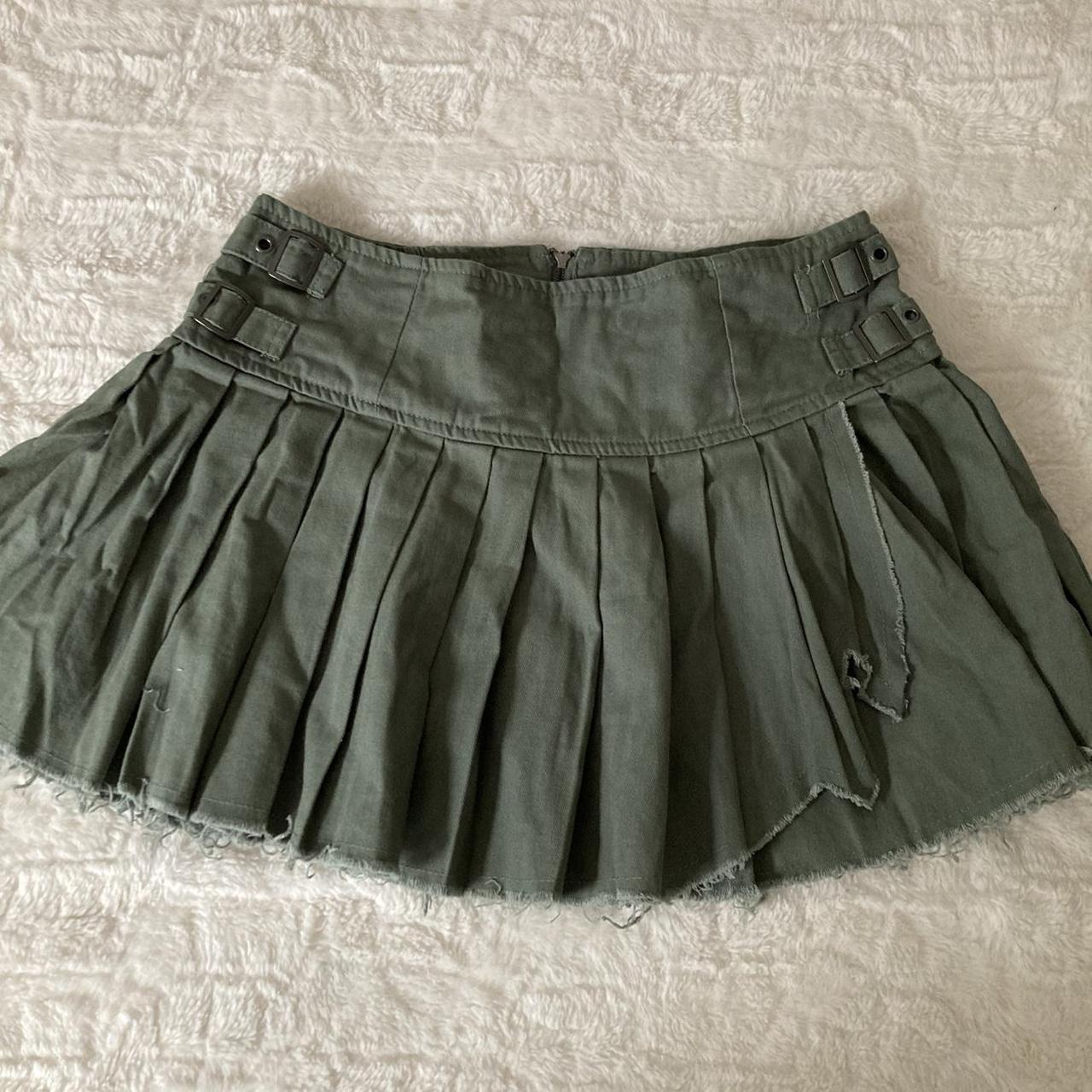 Forever 21 Women's Khaki and Green Skirt Depop