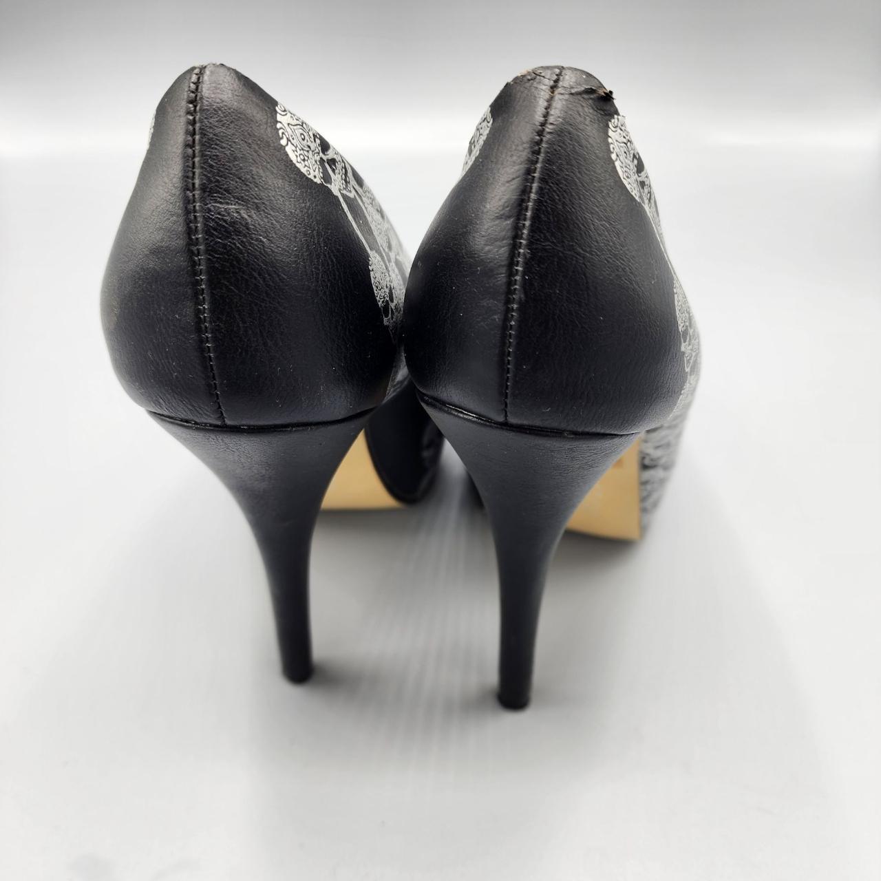 Iron Fist Women's Black and Silver Courts (6)