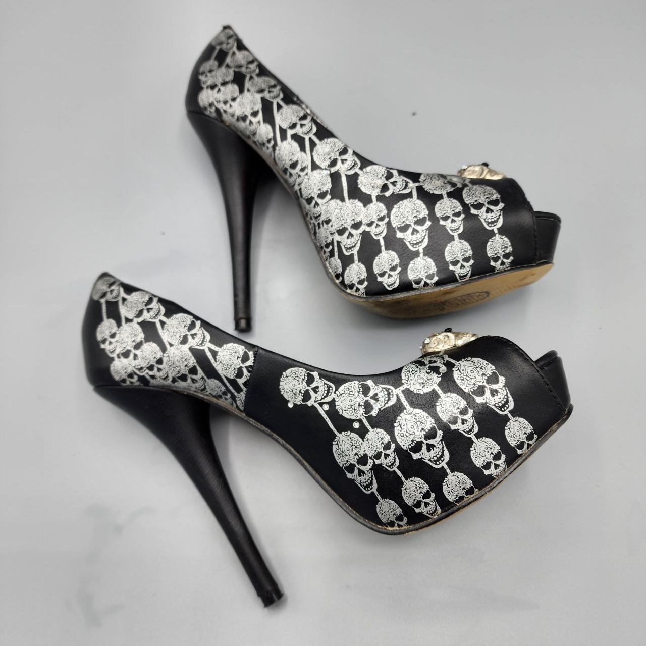 Iron Fist Women's Black and Silver Courts (2)