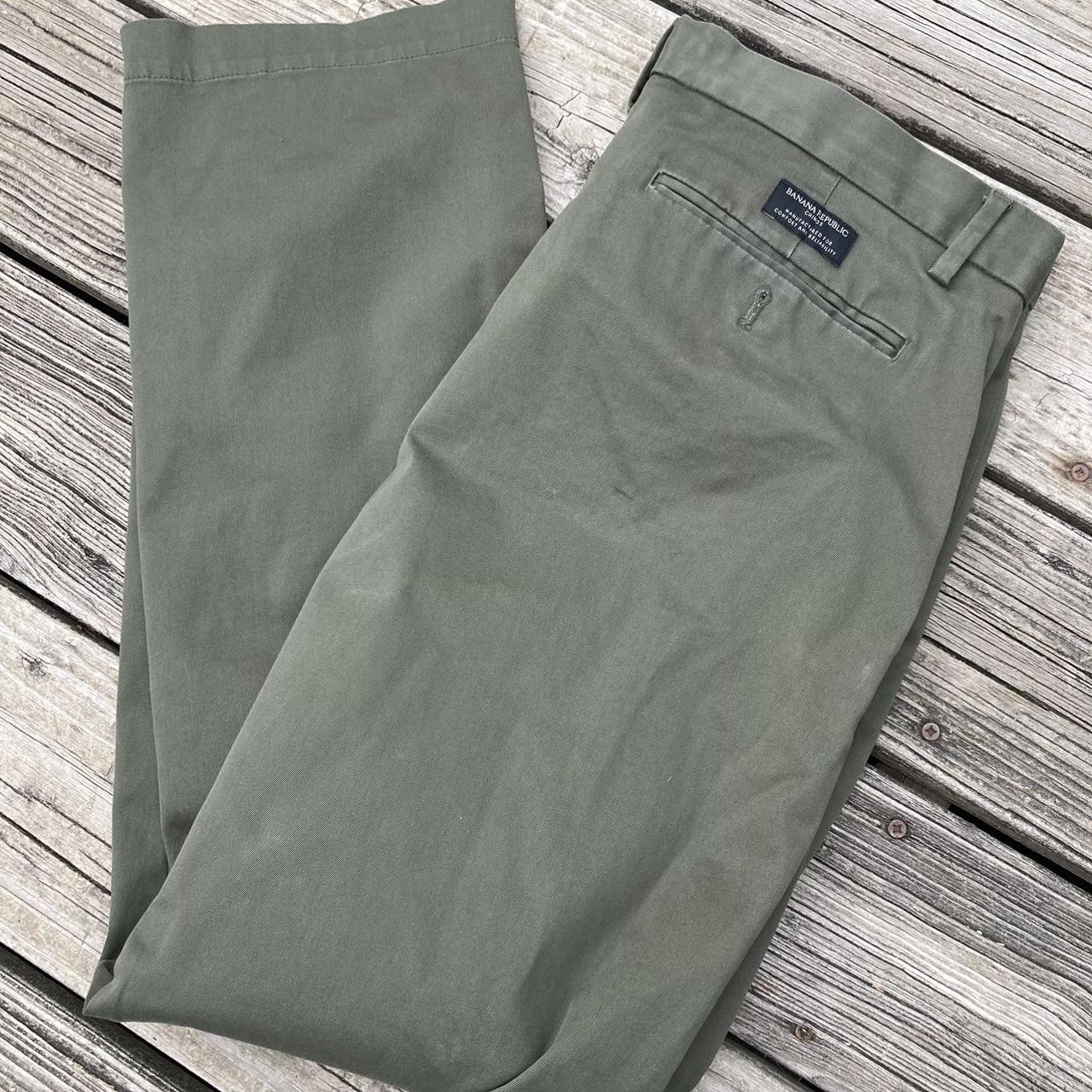 Banana Republic Men's Green Trousers | Depop