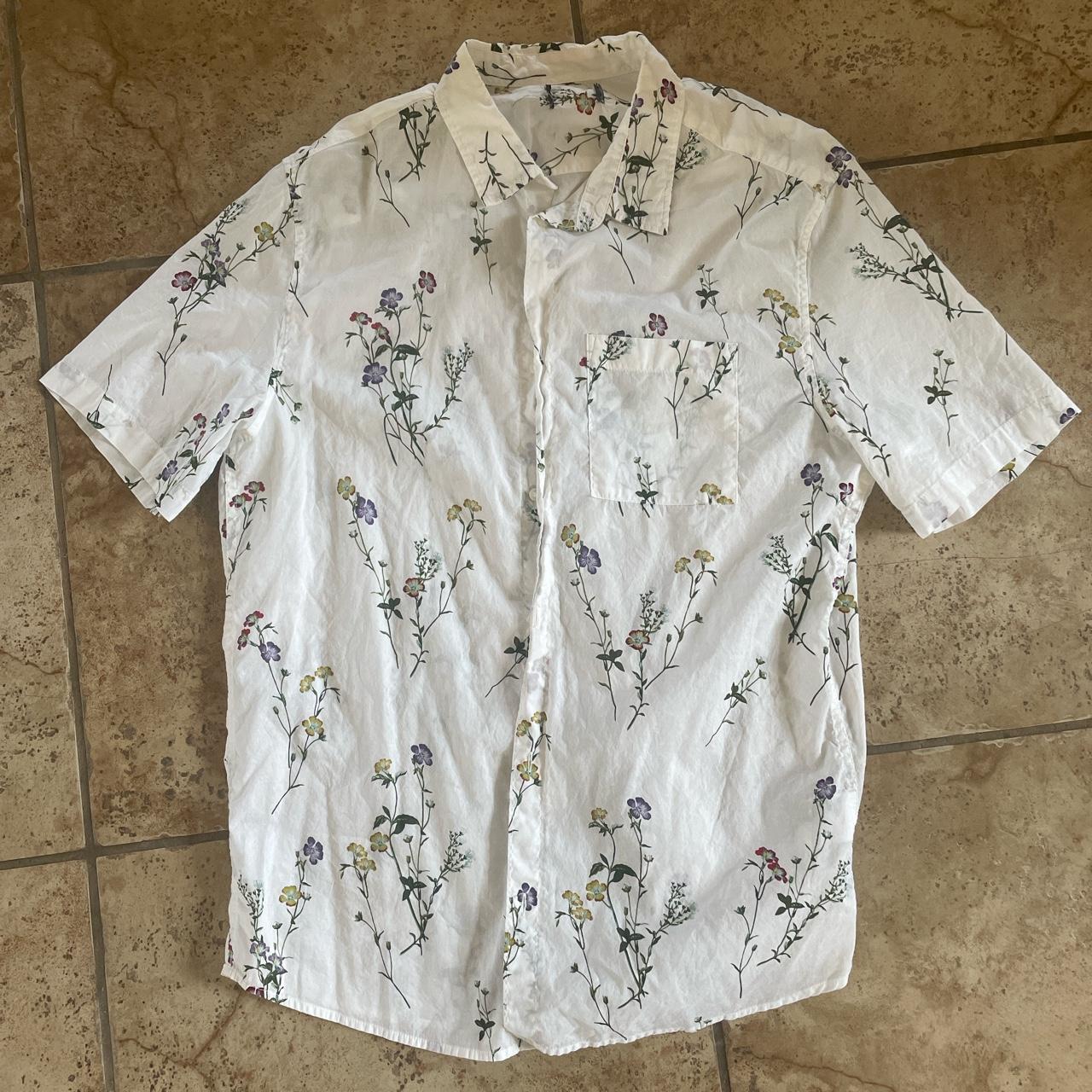 vintage flower button down shirt (L) dm for any... Depop