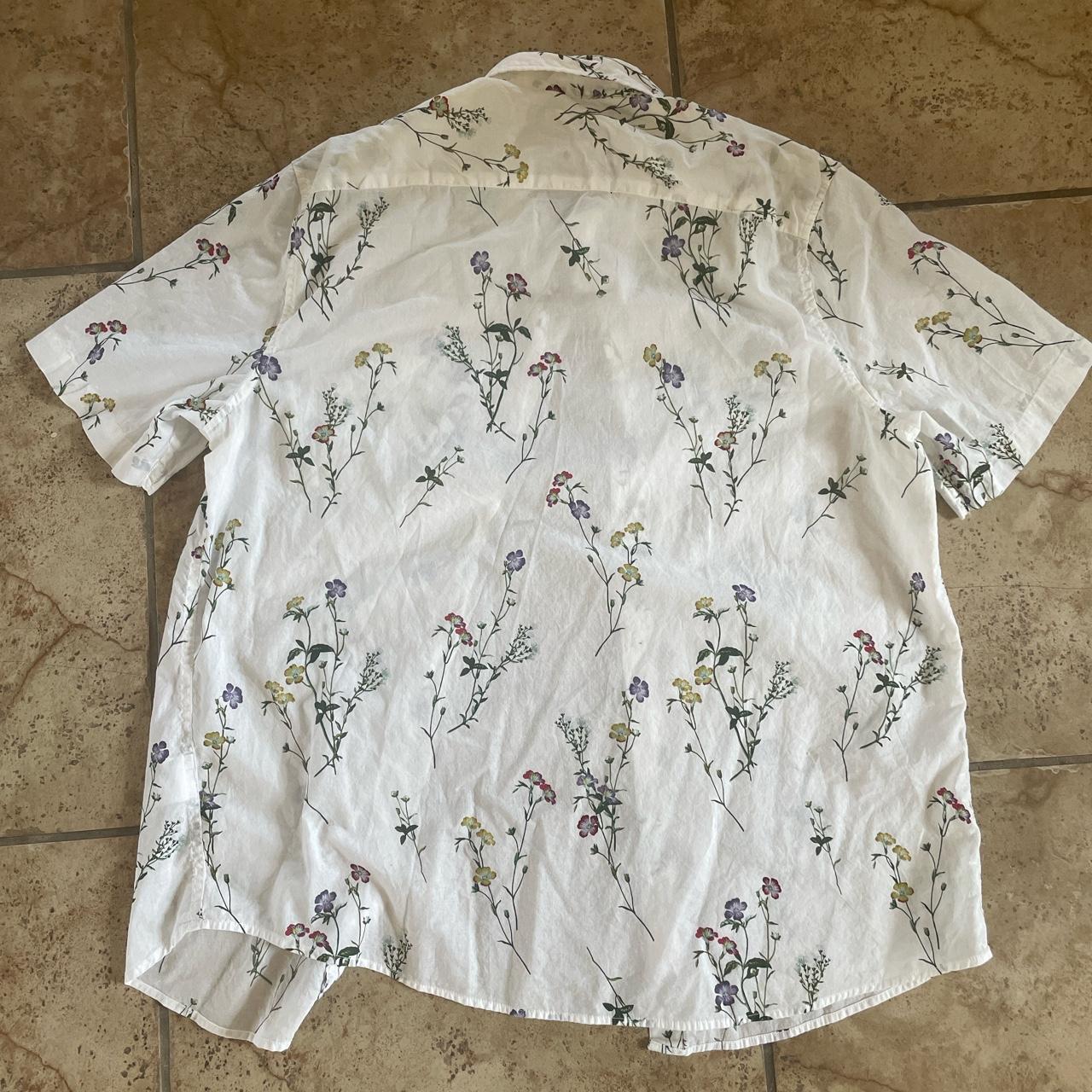 vintage flower button down shirt (L) dm for any... Depop