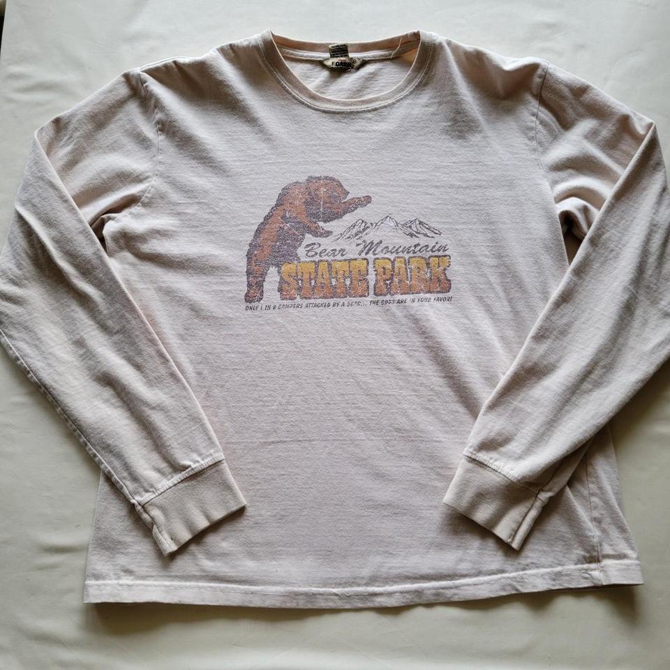 vintage Chicago Bears 'gym bear' shirt good vintage - Depop