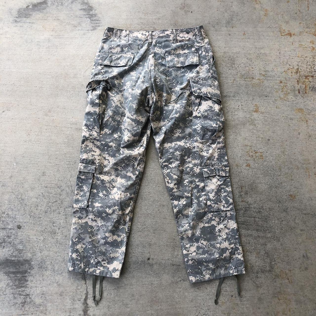 Men's Grey and White Trousers | Depop