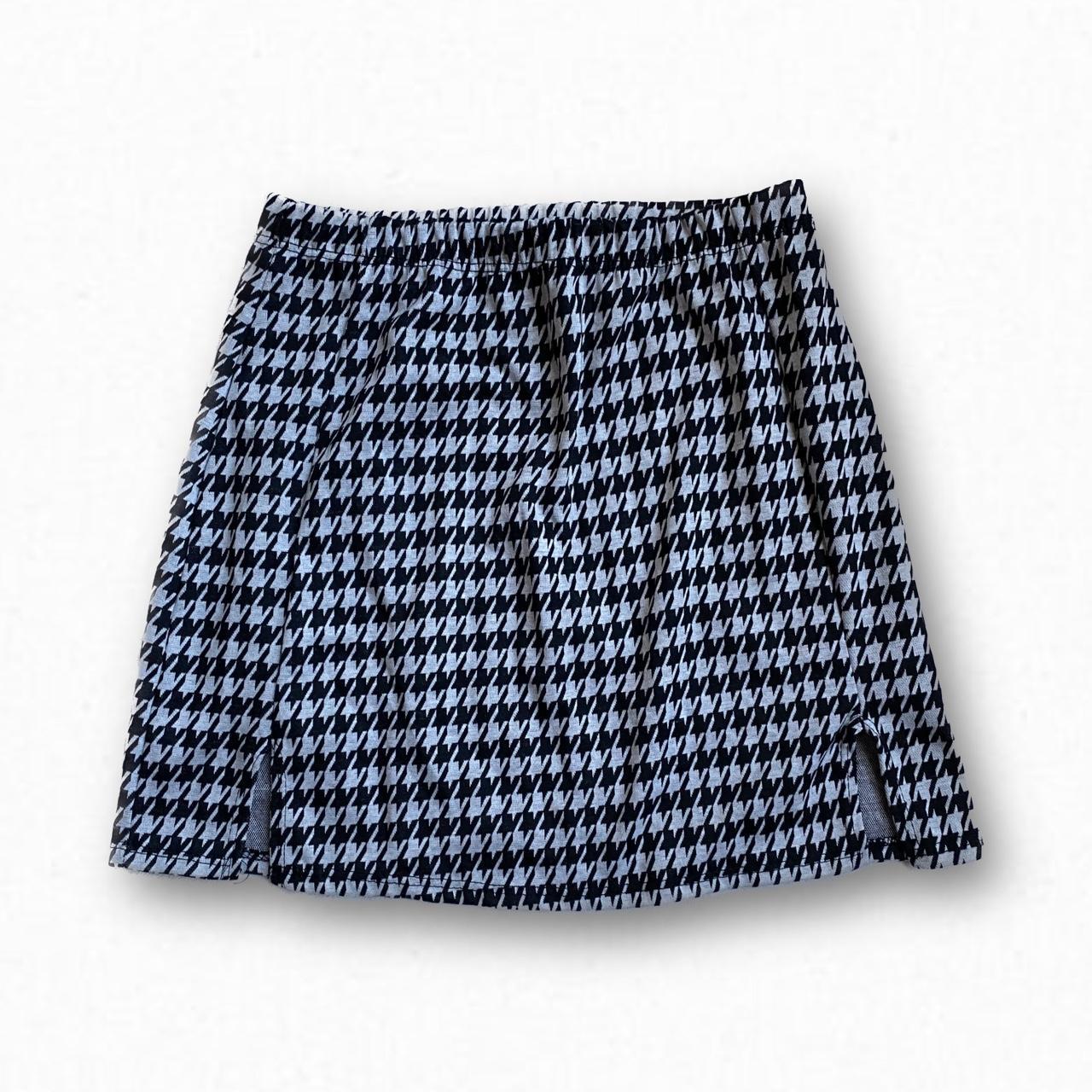 Houndstooth Mini Skirt no tags I bought it from the... - Depop