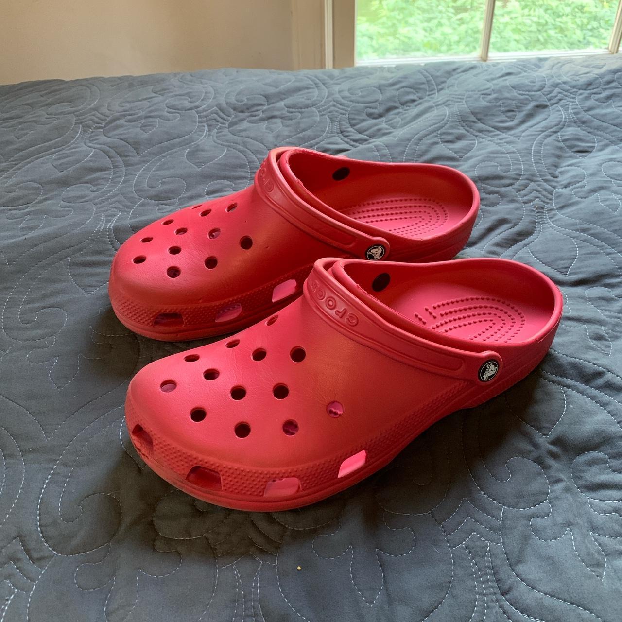 Red crocs shop size 6