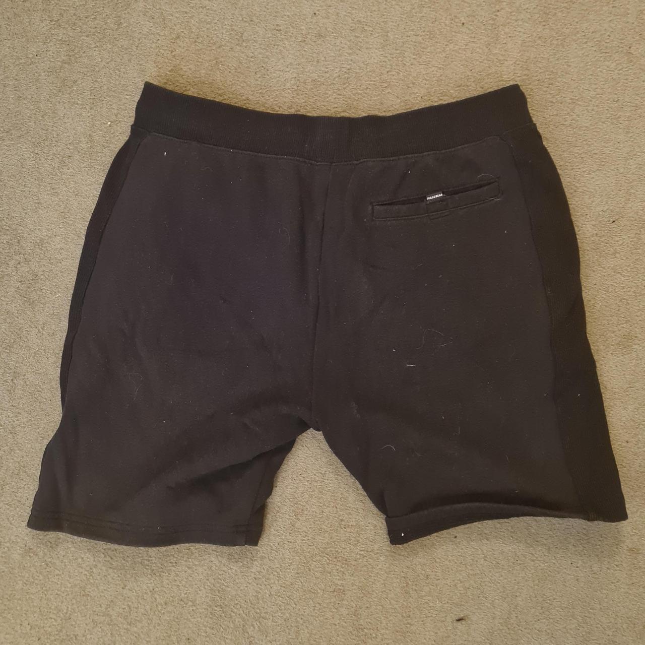 Pull&Bear Men's Black and Navy Shorts | Depop