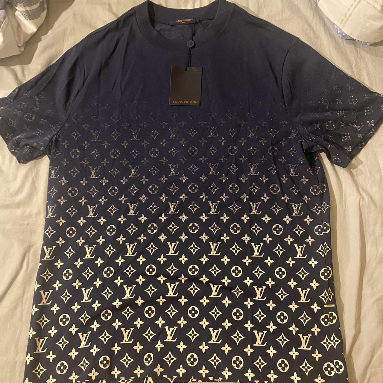 Louis Vuitton LVSE Monogram Gradient T-Shirt Dark... - Depop
