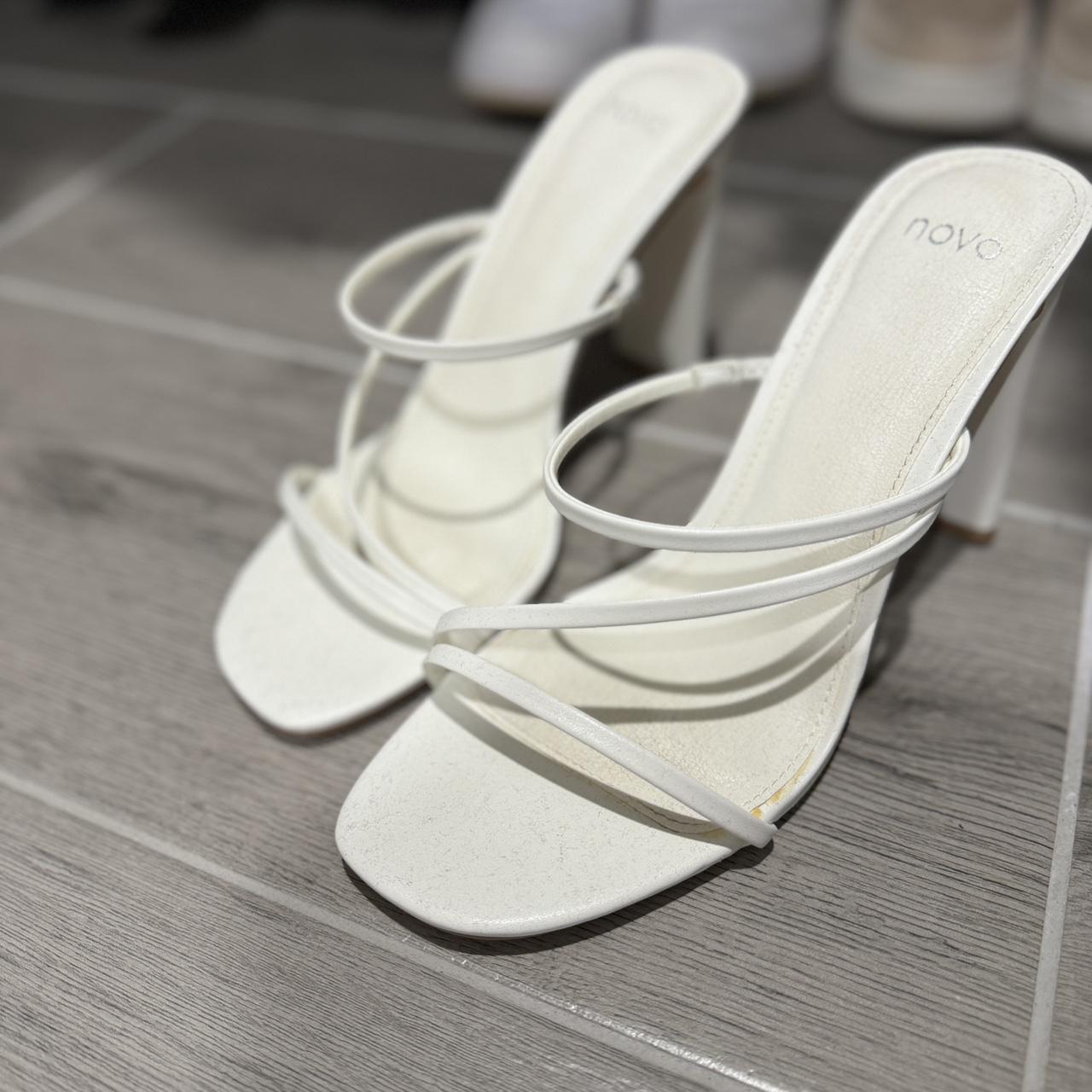novo white heels