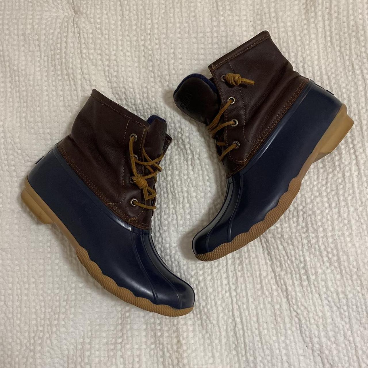 Sperry duck boots hot sale navy and tan