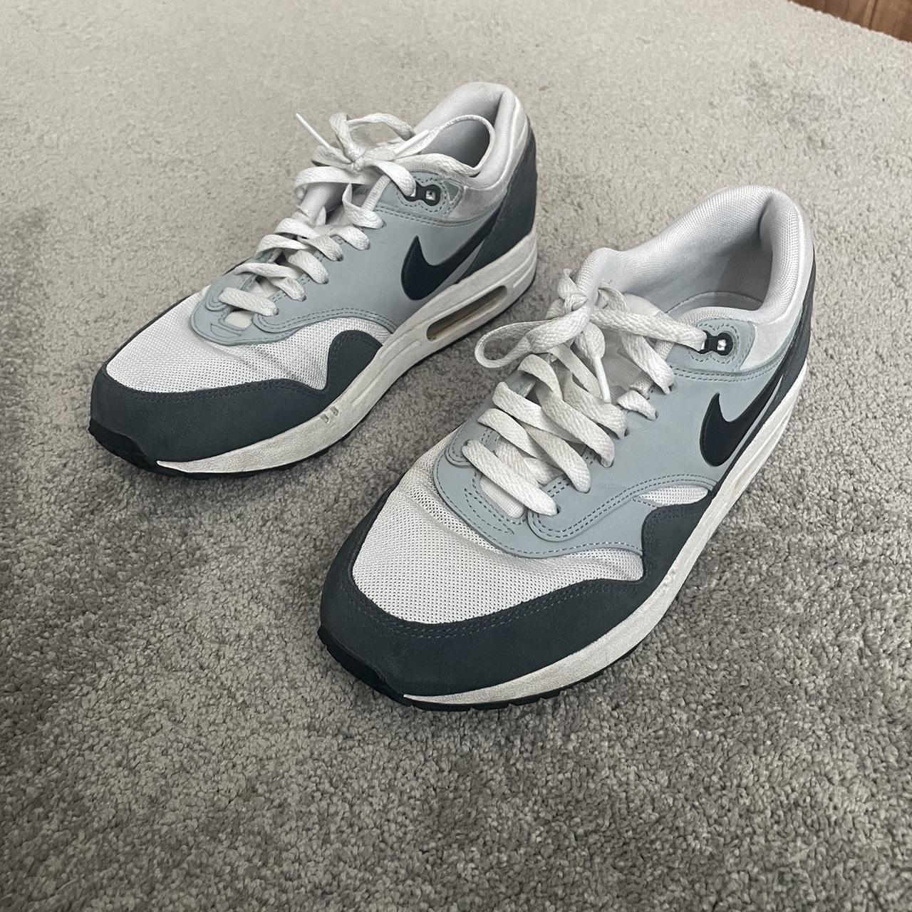 air max 1 white grey