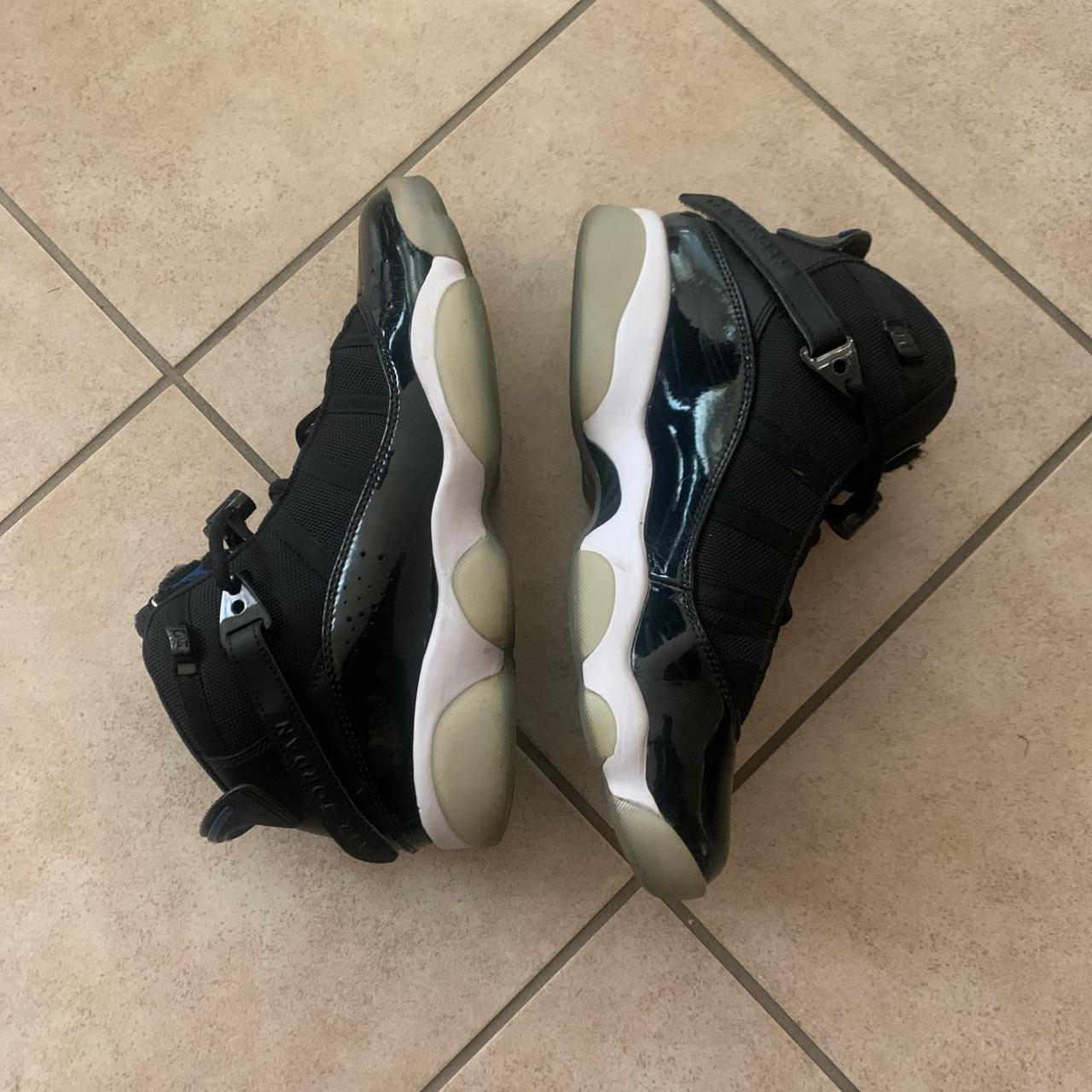 Jordan Men's Black and Blue Trainers (2)