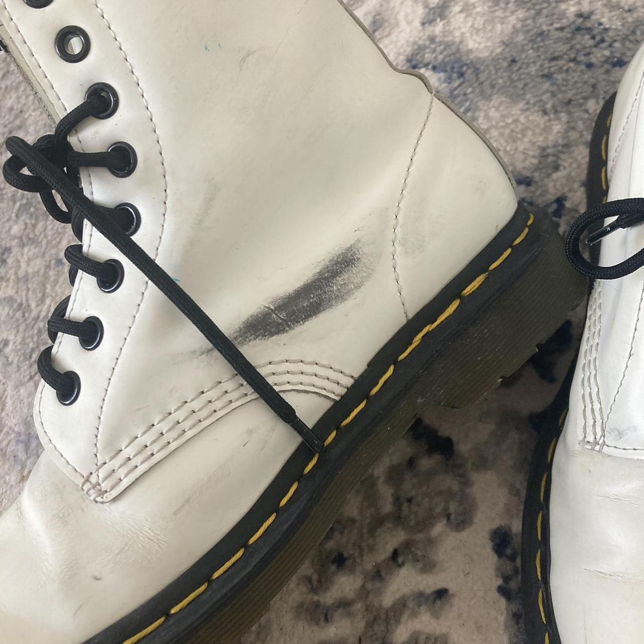 styling white dr martens