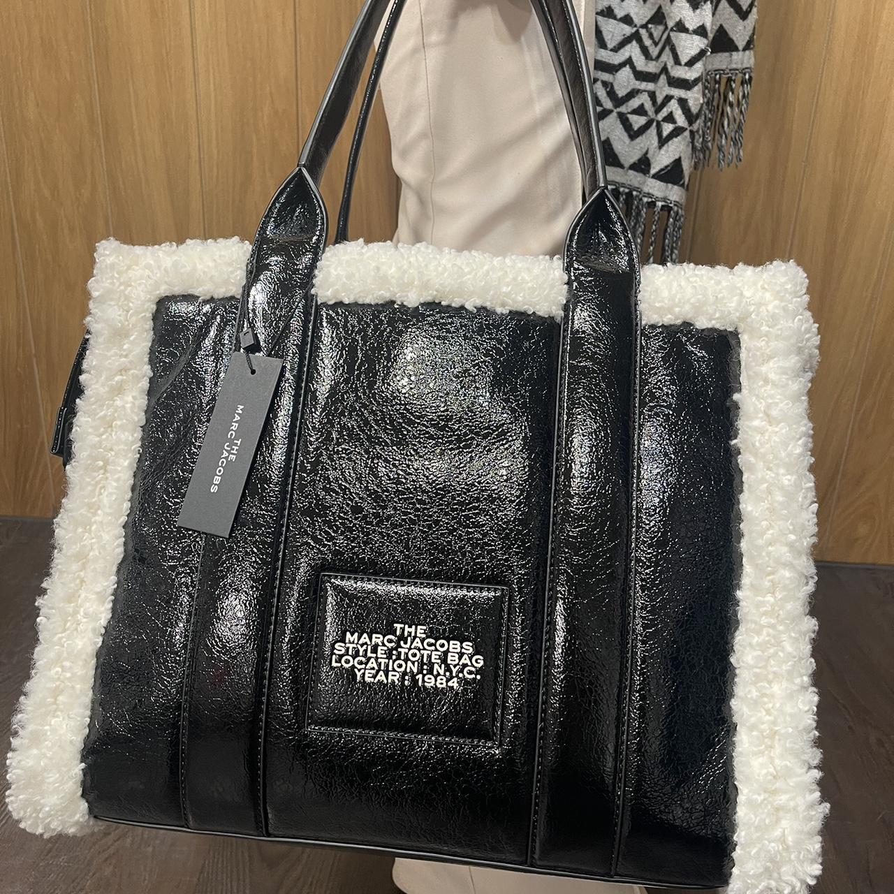 Marc Jacobs Bolsas Bolso Tote Marc Jacobs De Piel Arrugada Grande Negro  Con Blanco Y Falso Pelo Tote Bag Marc Jacobs
