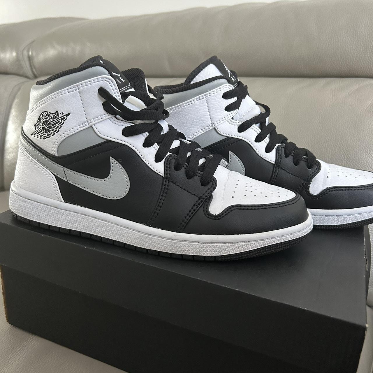 Nike air jordan 1 mid 'shadow' Like brand new only... - Depop