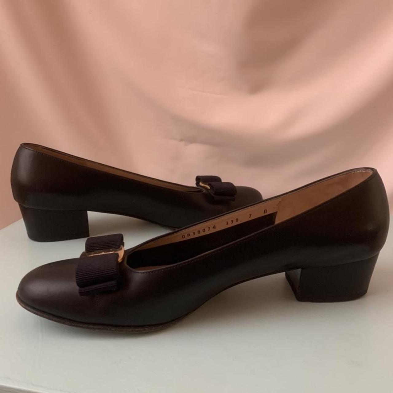 ferragamo vara bow pump