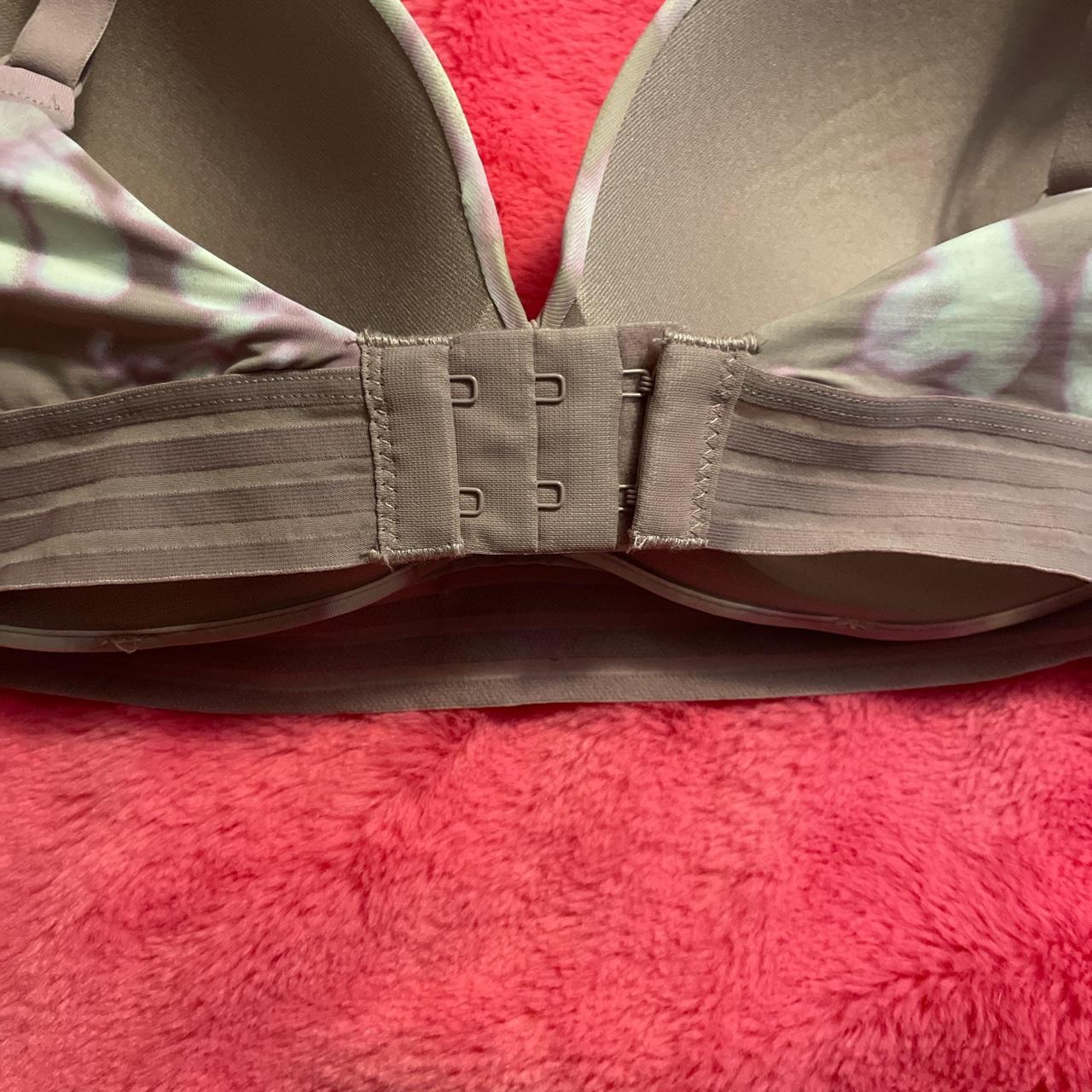 Push up wire free bra, Adjustable closure, and... - Depop