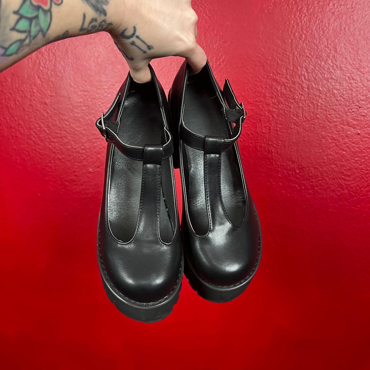 Hot Topic Women's Black Footwear Depop