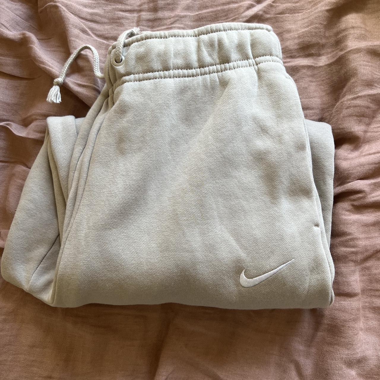 Nike Women's Tan Joggerstracksuits Depop