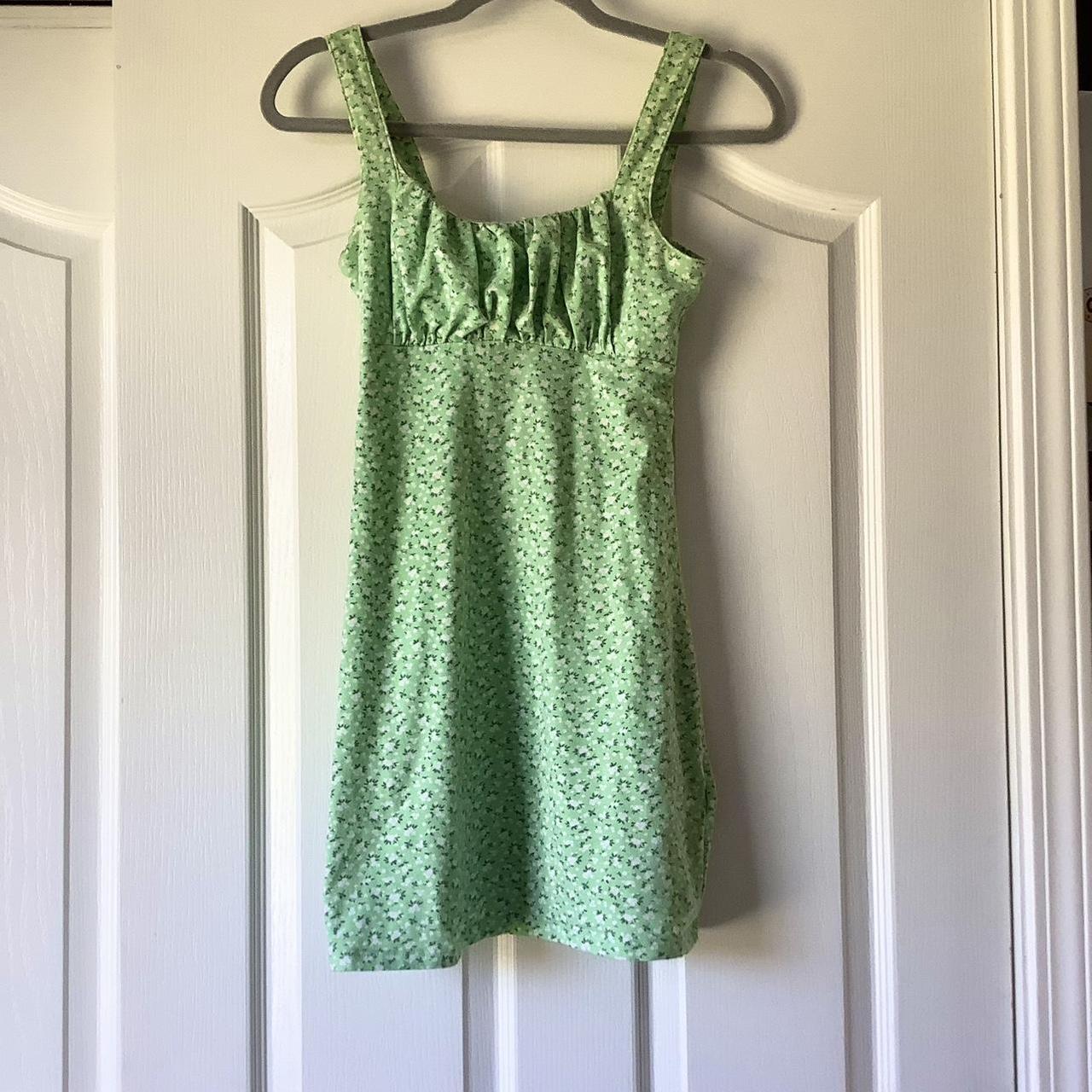 XS floral Green Hollister Mini dress Body con.... - Depop