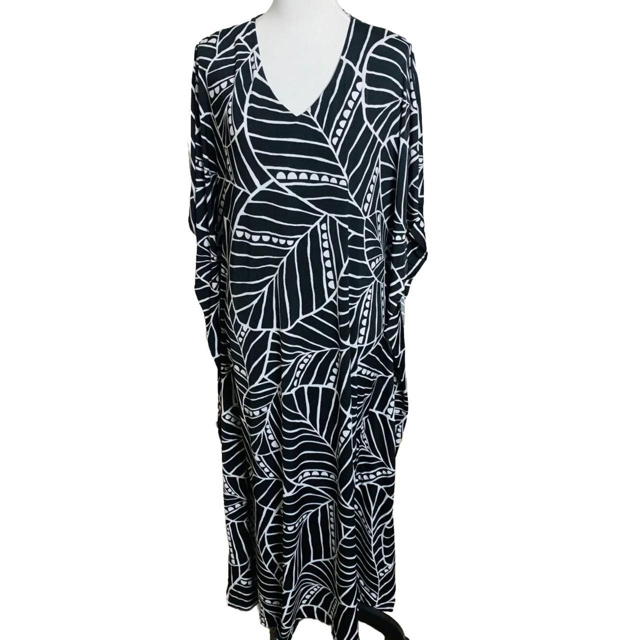 Introducing this stunning Joan Rivers kaftan dress... Depop