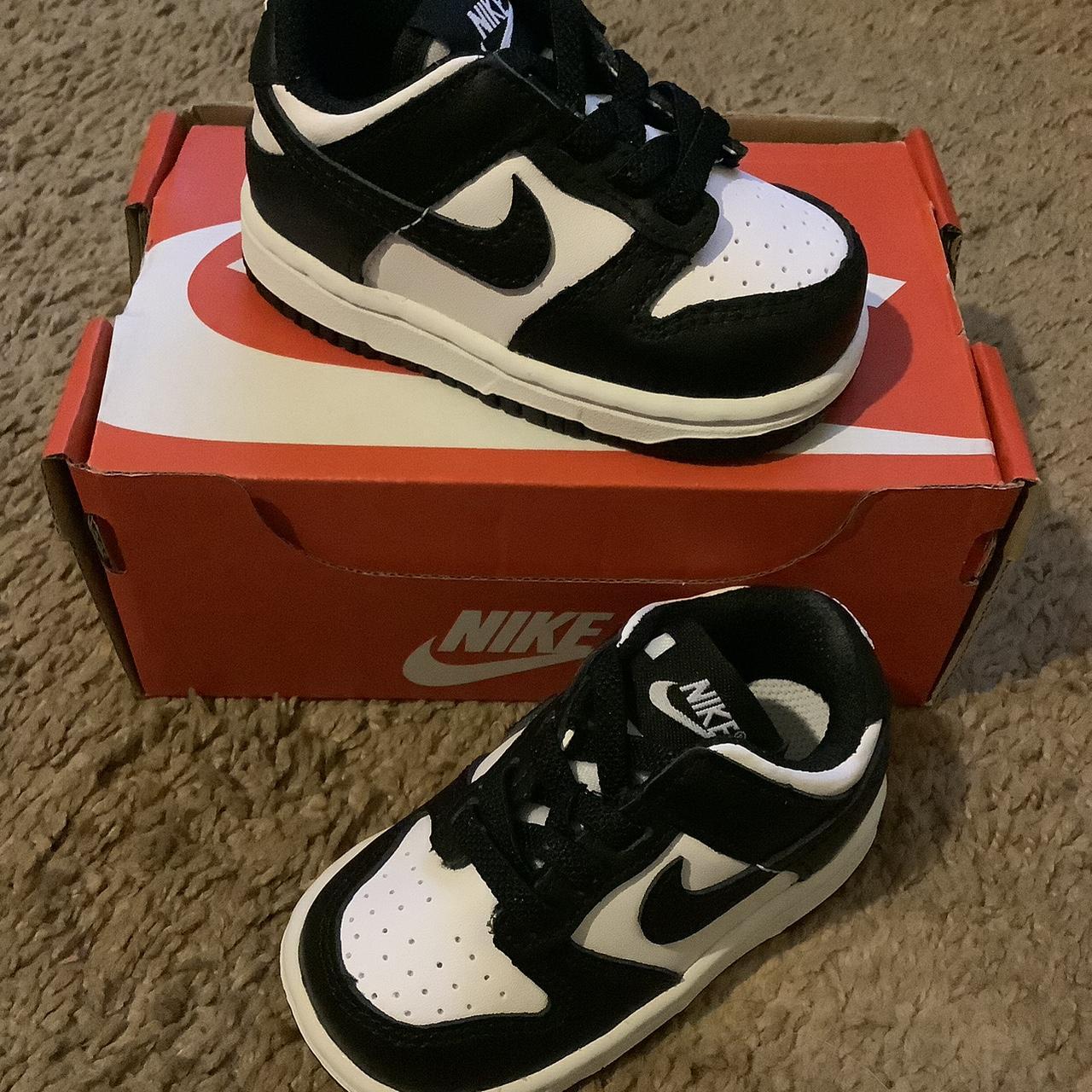 Nike dunk low panda 2024 size 4C