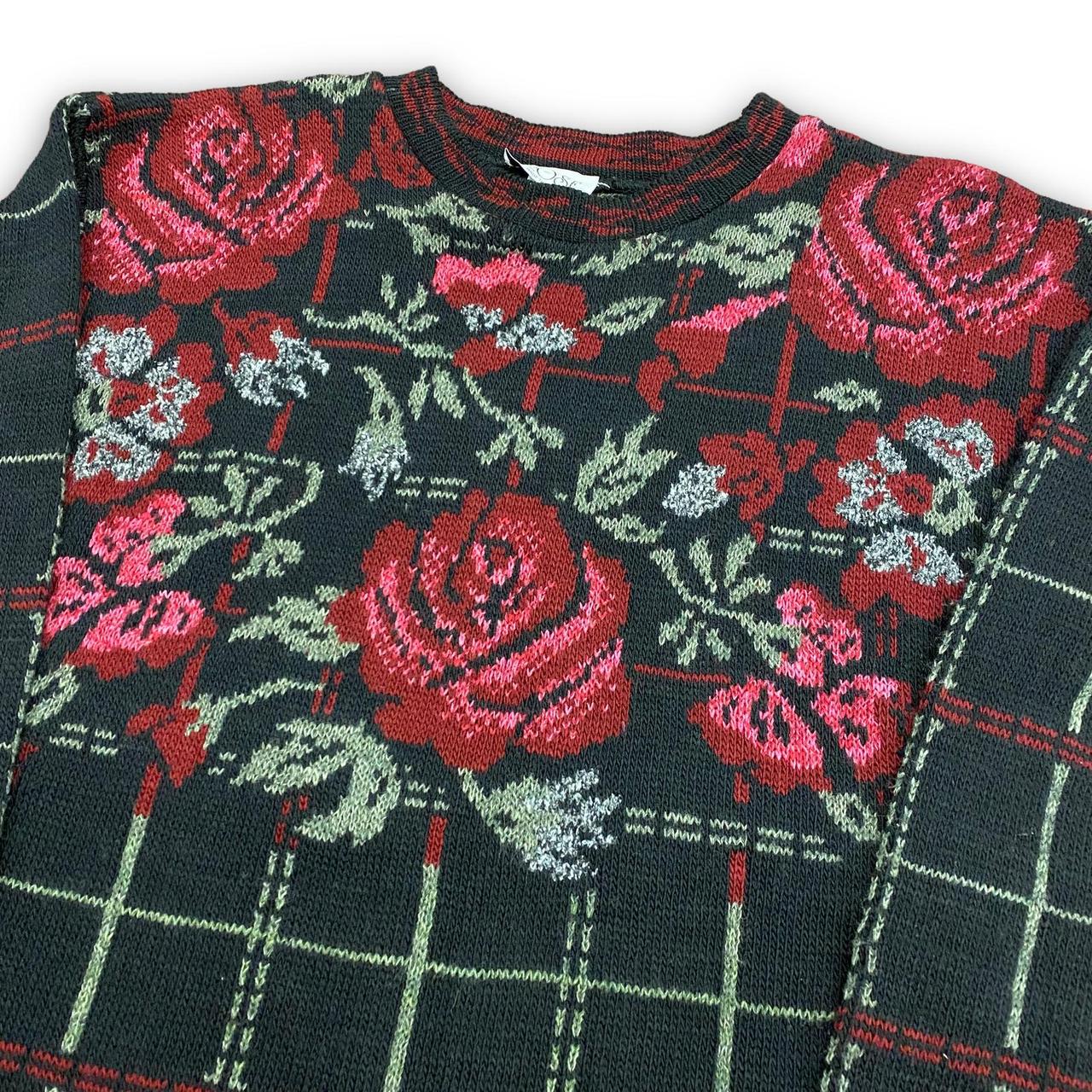 Rose Women's Black and Red Jumper (2)