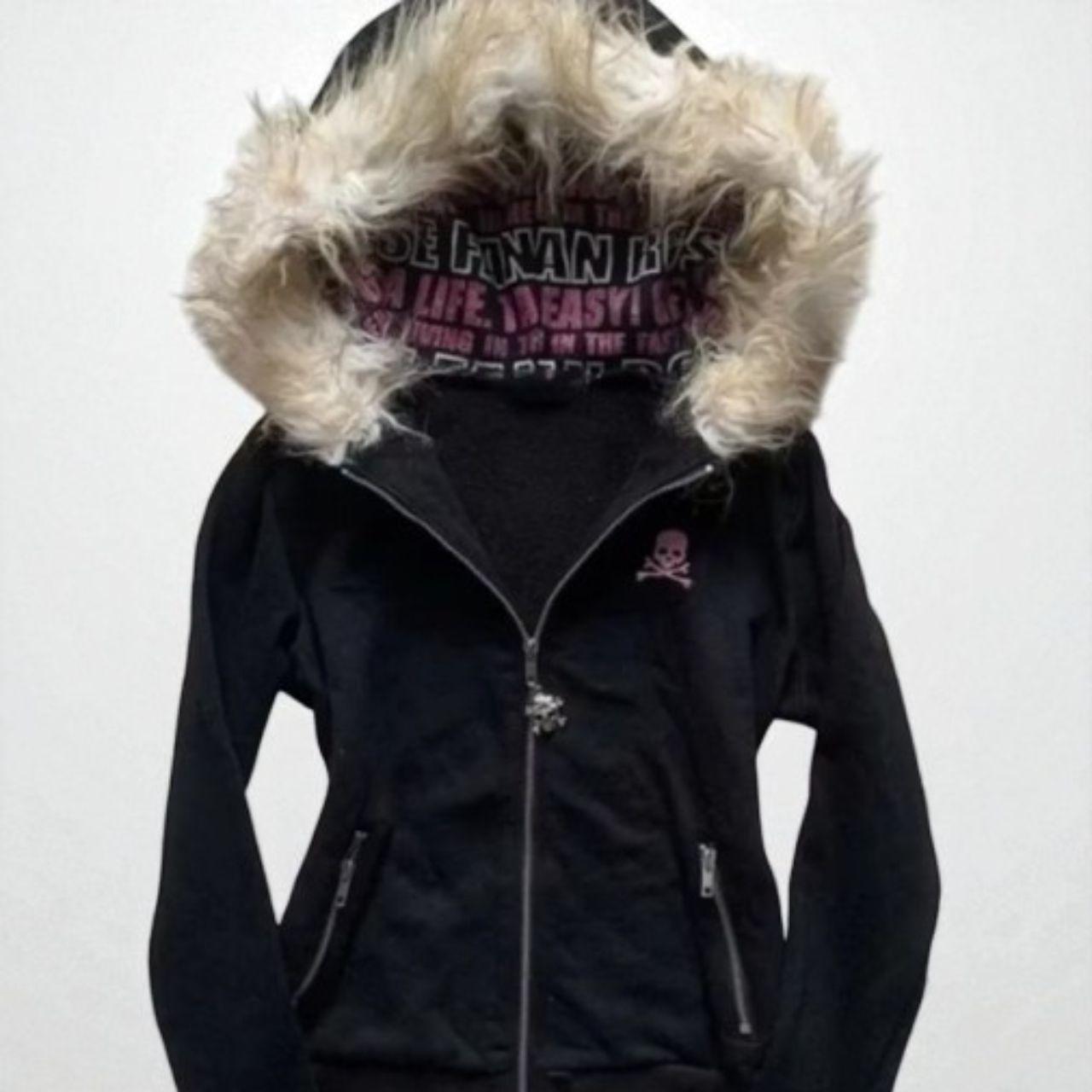 Y2k fur-jacket - Depop