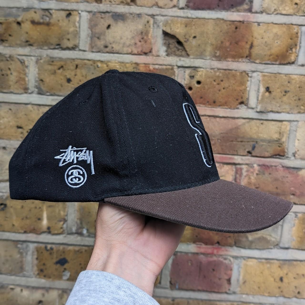 完売品❗️STUSSY ゴシック Sロゴ スナップバック キャップ 黒 完売品❗️STUSSY ゴシック Sロゴ スナップバック キャップ 黒